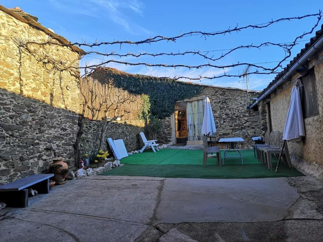 Penzion Casa Abuela ★★★ Grisuela Exteriér fotografie