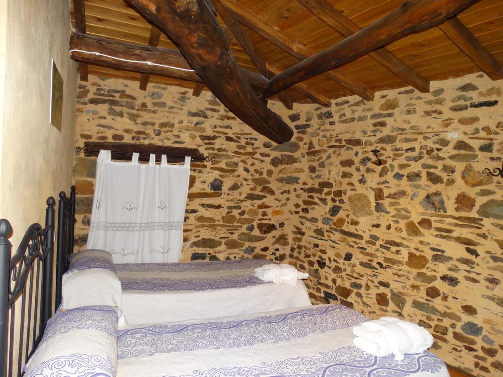 Penzion Casa Abuela ★★★ Grisuela Exteriér fotografie